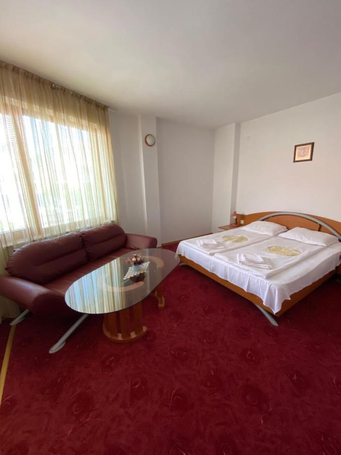 Family Hotel The Golden Fish Szozopol Kültér fotó