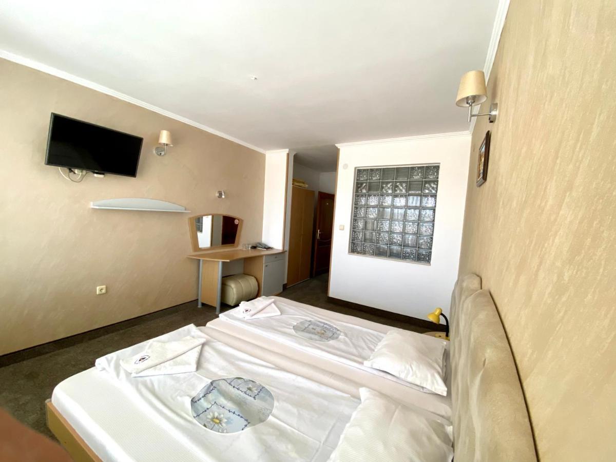 Family Hotel The Golden Fish Szozopol Kültér fotó