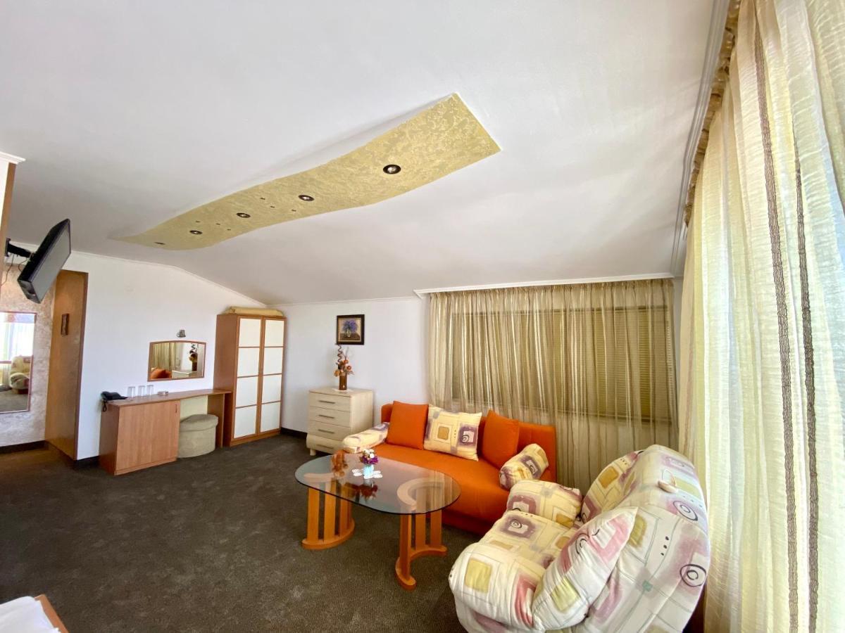 Family Hotel The Golden Fish Szozopol Kültér fotó