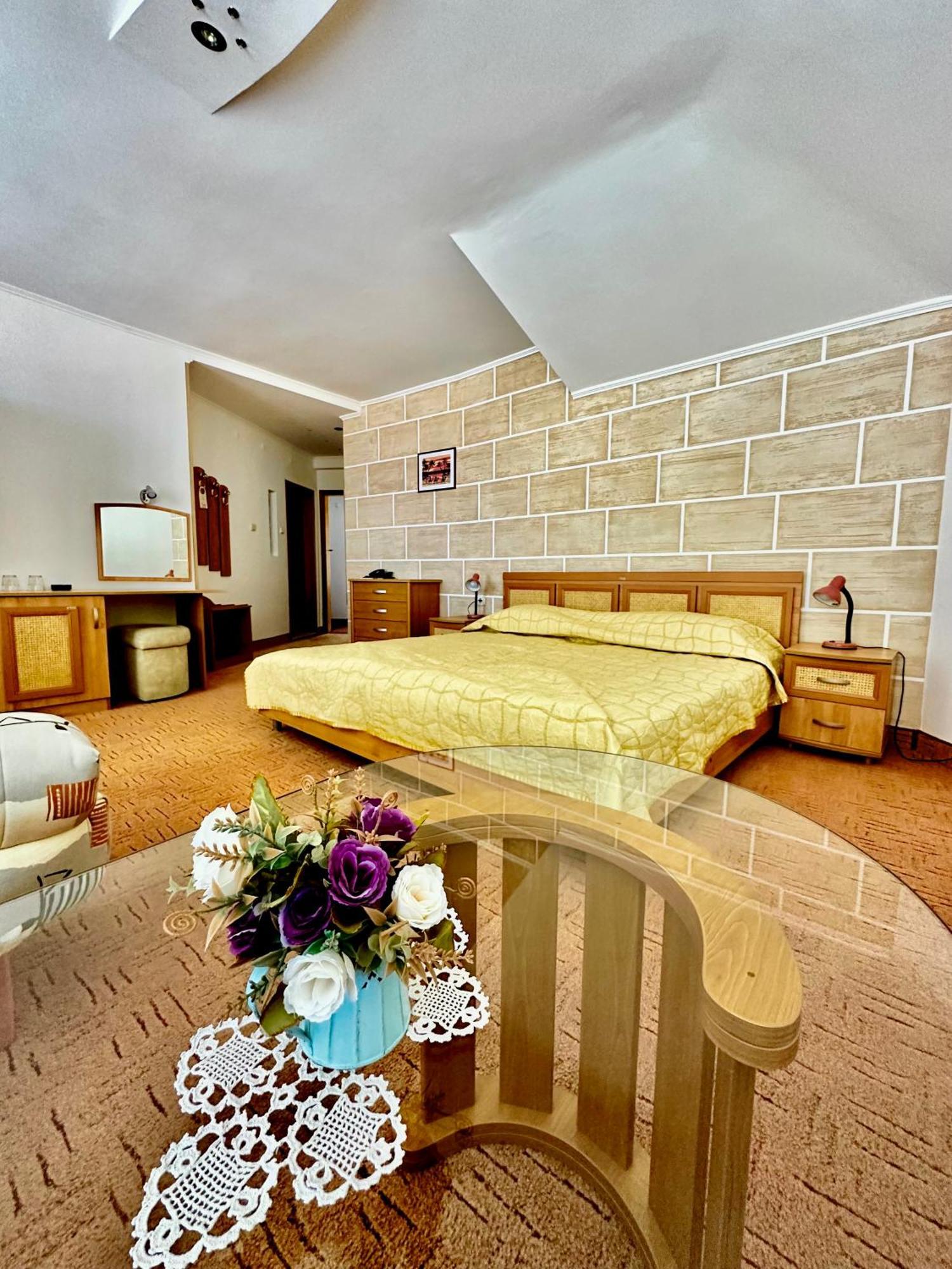 Family Hotel The Golden Fish Szozopol Kültér fotó